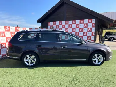 Volkswagen Passat Variant 2011 - 7990 EUR, 236645 km - AUTO.MOTO.pt - 236645km - foto 2 de 24