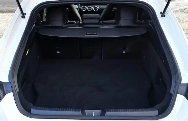 Mercedes-Benz CLA 250 2022 - 33999 EUR, 70000 km - AUTO.MOTO.pt - 70000km - foto 15 de 34