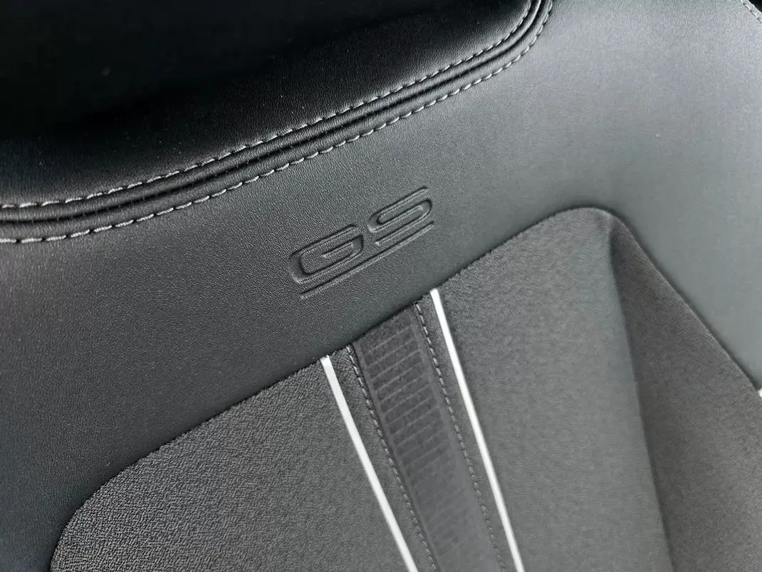 Opel Astra 2023 - 19900 EUR, 16940 km - AUTO.MOTO.pt - 16940km - foto 33 de 39