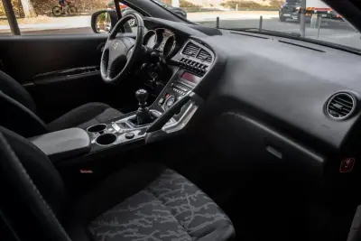 Peugeot 3008 2010 - 7490 EUR, 200623 km - AUTO.MOTO.pt - 200623km - foto 24 de 36