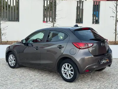 Mazda 2 2015 - 11950 EUR, 60000 km - 60000km - foto 5 de 27