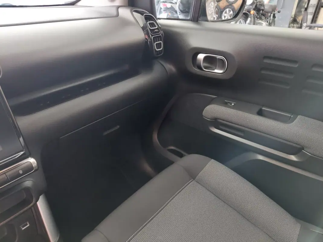 Citroën C3 Aircross 2019 - 12900 EUR, 68000 km - AUTO.MOTO.pt - 68000km - foto 16 de 21