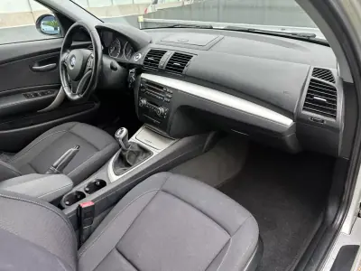BMW 118 2009 - 8900 EUR, 184000 km - AUTO.MOTO.pt - 184000km - foto 51 de 55