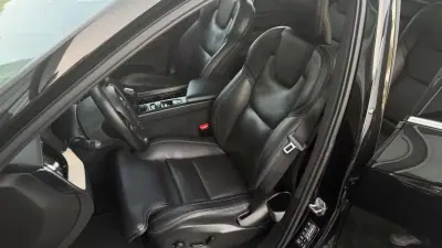 Volvo XC 60 2020 - 34999 EUR, 59321 km - AUTO.MOTO.pt - 59321km - foto 30 de 38