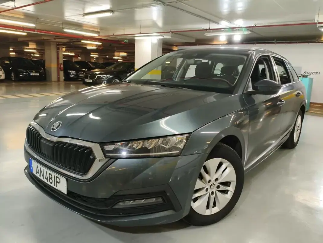 Skoda Octavia Break 2022 - 20499 EUR, 105014 km - AUTO.MOTO.pt - 105014km - foto 1 de 13