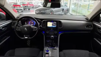 Renault Talisman Sport Tourer 2019 - 12990 EUR, 352006 km - AUTO.MOTO.pt - 352006km - foto 12 de 27