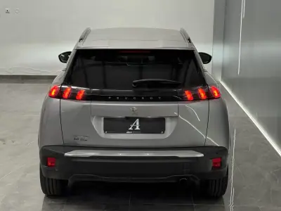 Peugeot 2008 2022 - 16990 EUR, 112000 km - AUTO.MOTO.pt - 112000km - foto 3 de 4