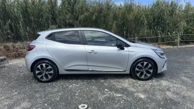 Renault Clio 2023 - 15900 EUR, 68000 km - AUTO.MOTO.pt - 68000km - foto 4 de 21