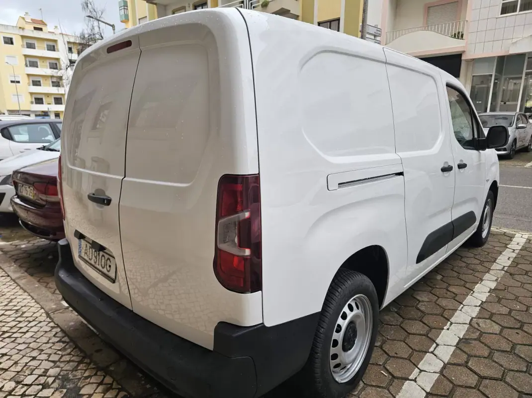 Peugeot Partner 1.5 BlueHDI Pro Longa 3L 2020 - 12900 EUR, 187531 km - AUTO.MOTO.pt - 187531km - foto 5 de 13