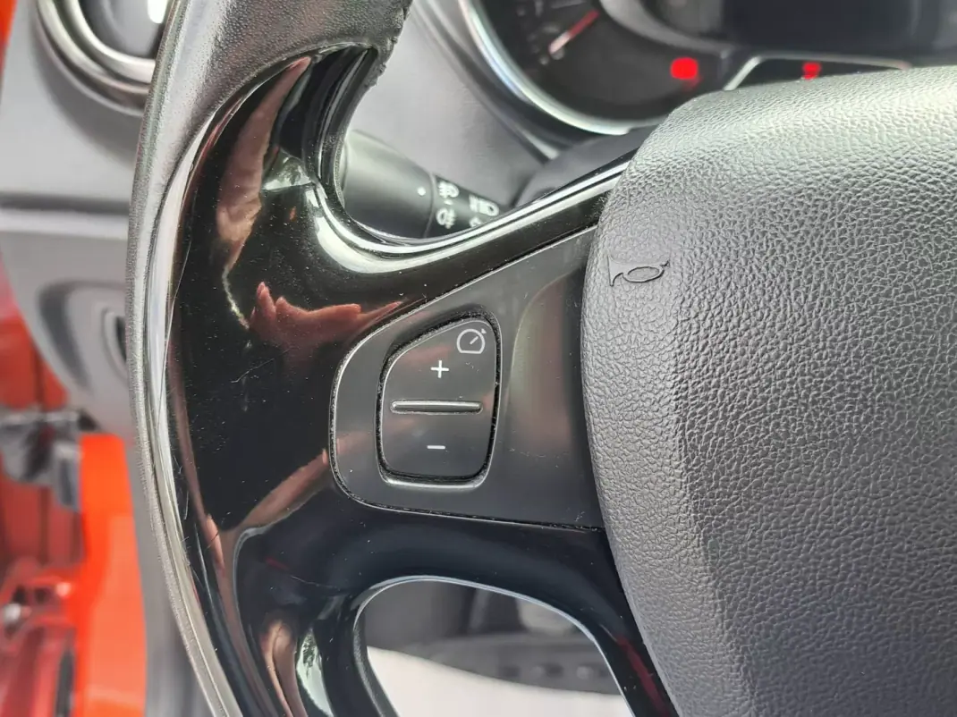 Renault Captur 2016 - 11450 EUR, 165268 km - AUTO.MOTO.pt - 165268km - foto 28 de 41