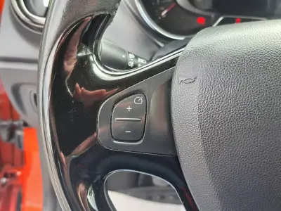 Renault Captur 2016 - 11450 EUR, 165268 km - AUTO.MOTO.pt - 165268km - foto 28 de 41