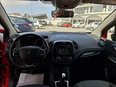 Renault Captur 2019 - 13350 EUR, 79800 km - AUTO.MOTO.pt - 79800km - foto 16 de 27