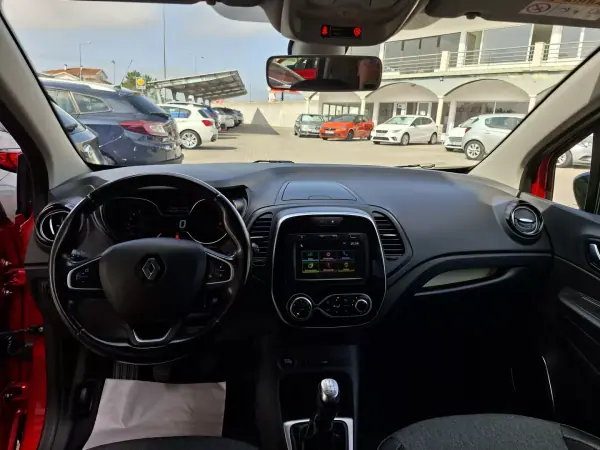 Renault Captur 2019 - 13350 EUR, 79800 km - AUTO.MOTO.pt - 79800km - foto 16 de 27