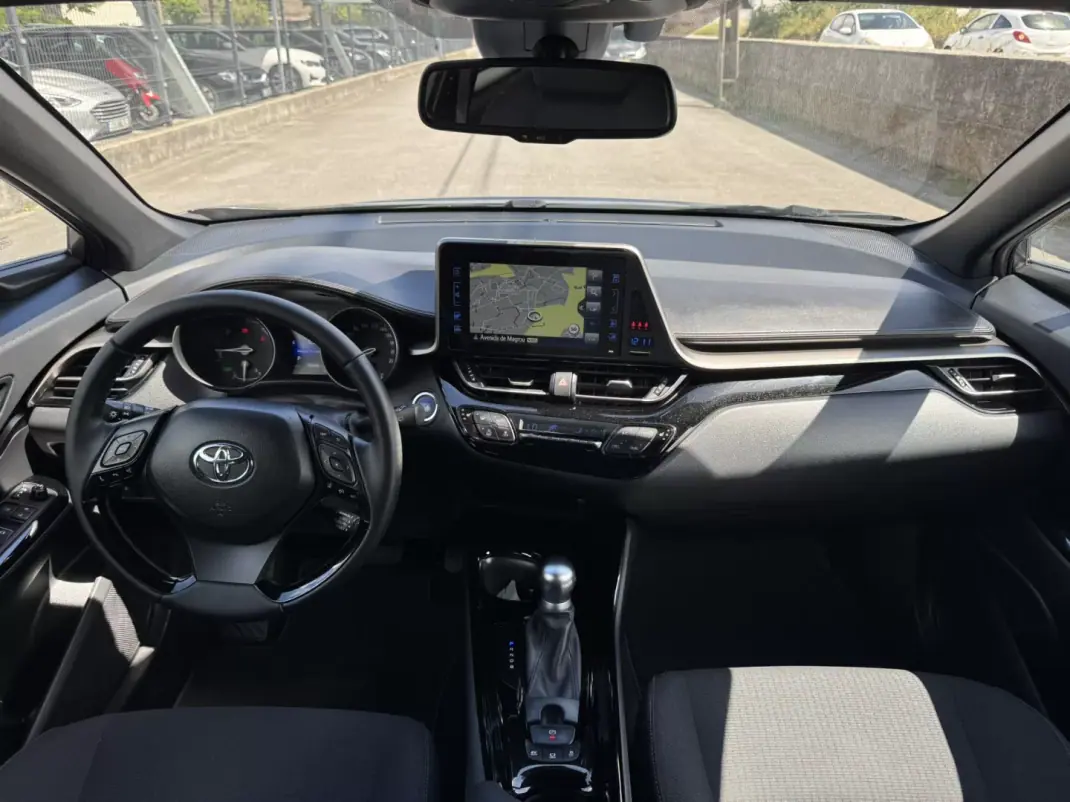 Toyota C-HR 2019 - 22990 EUR, 92000 km - AUTO.MOTO.pt - 92000km - foto 35 de 43