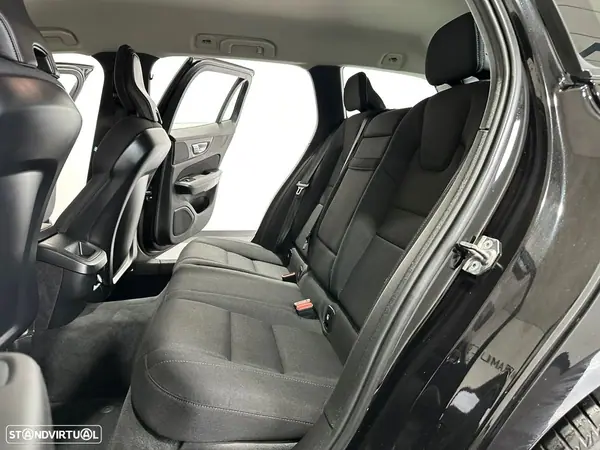 Volvo V60 2021 - 25990 EUR, 82125 km - AUTO.MOTO.pt - 82125km - foto 42 de 51