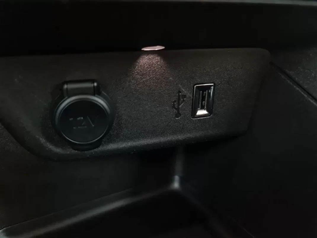 Opel Corsa 2020 - 15990 EUR, 140000 km - AUTO.MOTO.pt - 140000km - foto 23 de 31