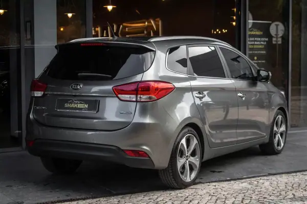 Kia Carens 2015 - 9900 EUR, 221885 km - 221885km - foto 4 de 36