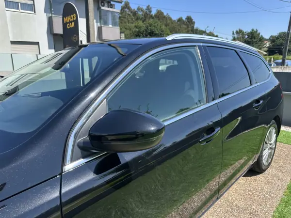 Peugeot 308 SW 2020 - 16000 EUR, 130000 km - AUTO.MOTO.pt - 130000km - foto 19 de 57