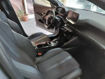 Peugeot e-208 2020 - 17900 EUR, 119000 km - 119000km - foto 24 de 25