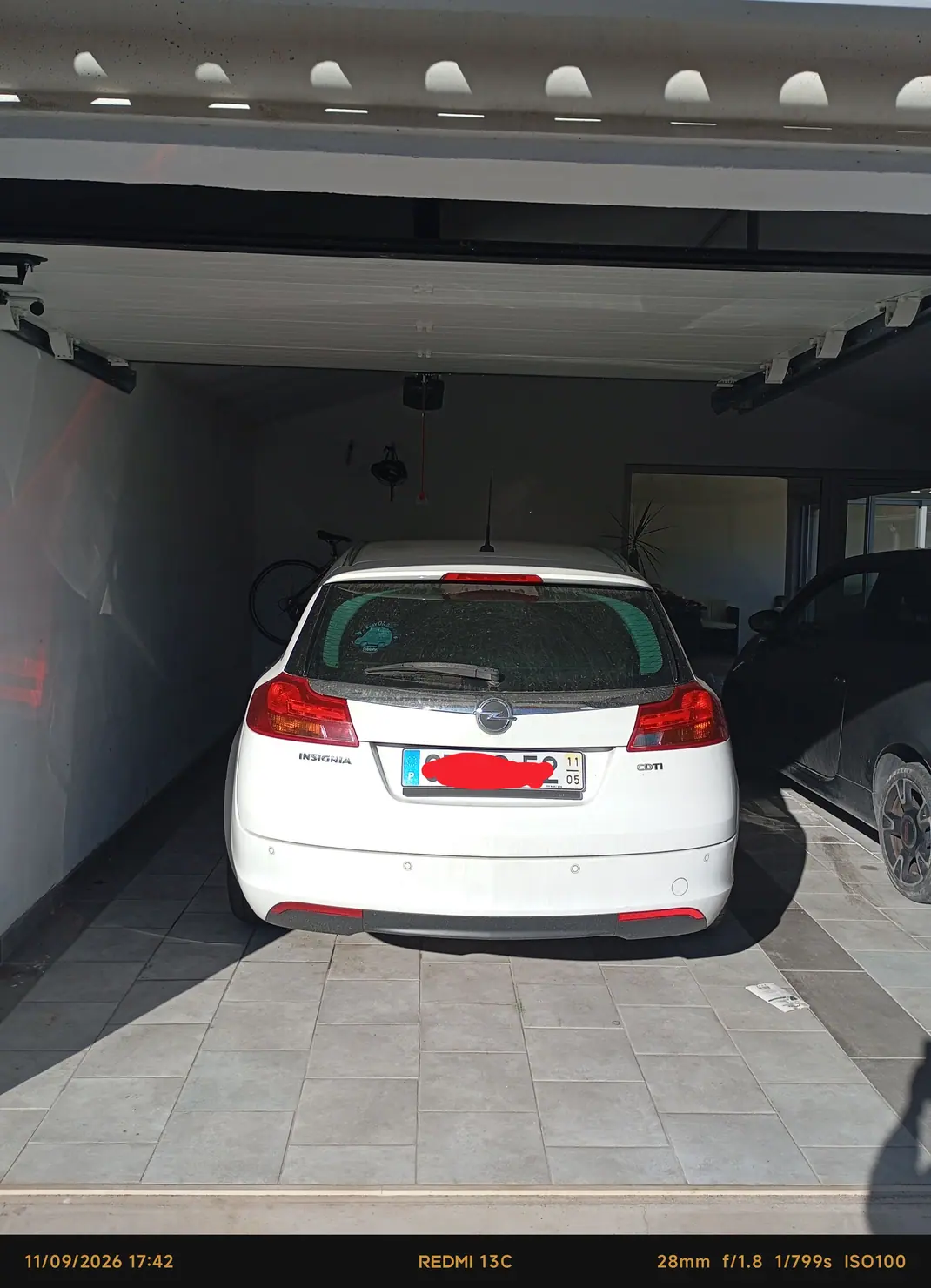 Opel Insignia 2011 - 6500 EUR, 225000 km - 225000km - foto 5 de 10