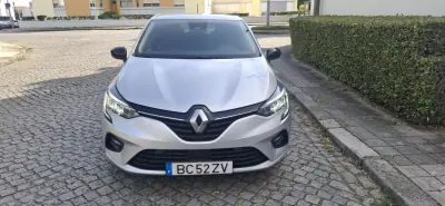 Renault Clio 2023 - 14500 EUR, 67000 km - AUTO.MOTO.pt - 67000km - foto 4 de 8