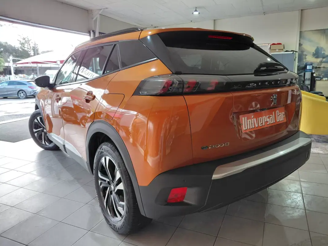 Peugeot e-2008 2020 - 16800 EUR, 98000 km - AUTO.MOTO.pt - 98000km - foto 4 de 23