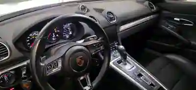 Porsche 718 Boxster 2016 - 61500 EUR, 69000 km - AUTO.MOTO.pt - 69000km - foto 4 de 9