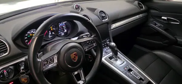 Porsche 718 Boxster 2016 - 61500 EUR, 69000 km - AUTO.MOTO.pt - 69000km - foto 4 de 9