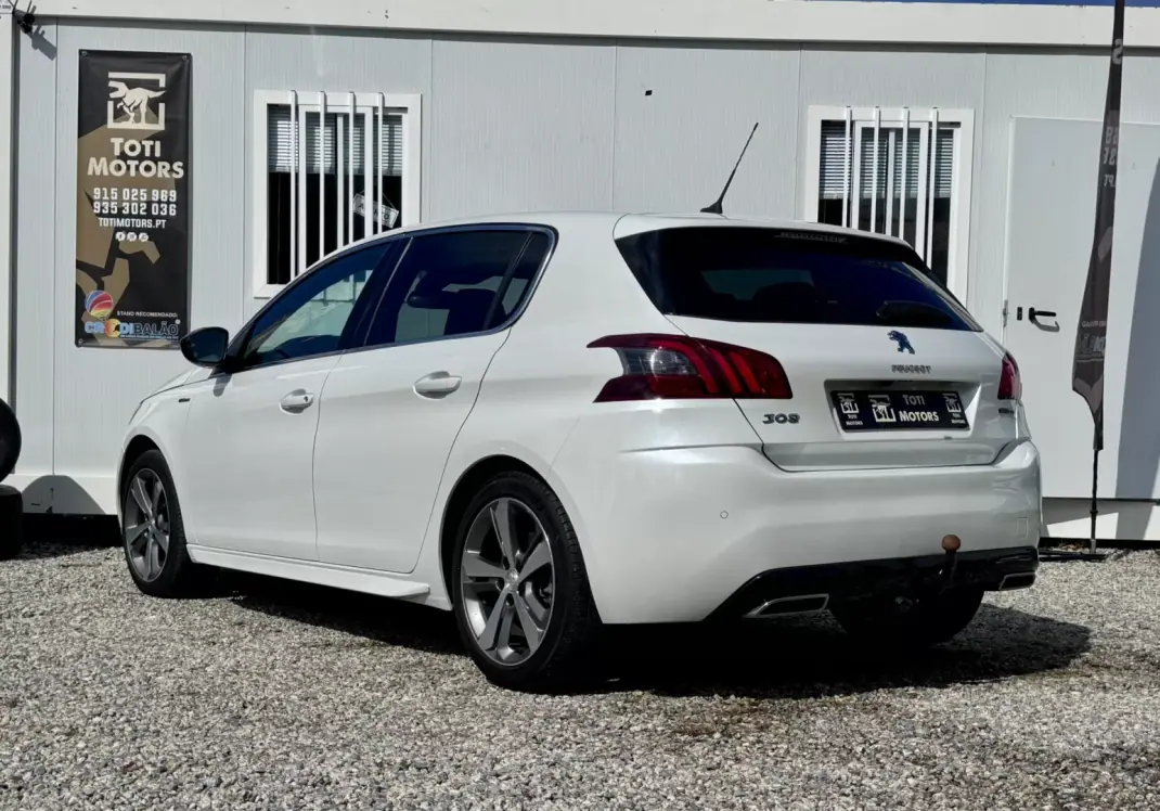 Peugeot 308 2020 - 14790 EUR, 30000 km - AUTO.MOTO.pt - 30000km - foto 26 de 29