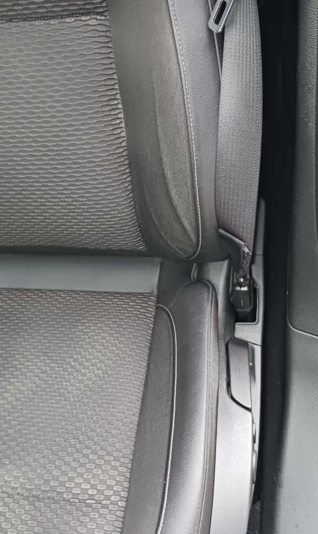 Opel Insignia Sports Tourer 2016 - 9500 EUR, 86000 km - AUTO.MOTO.pt - 86000km - foto 9 de 10