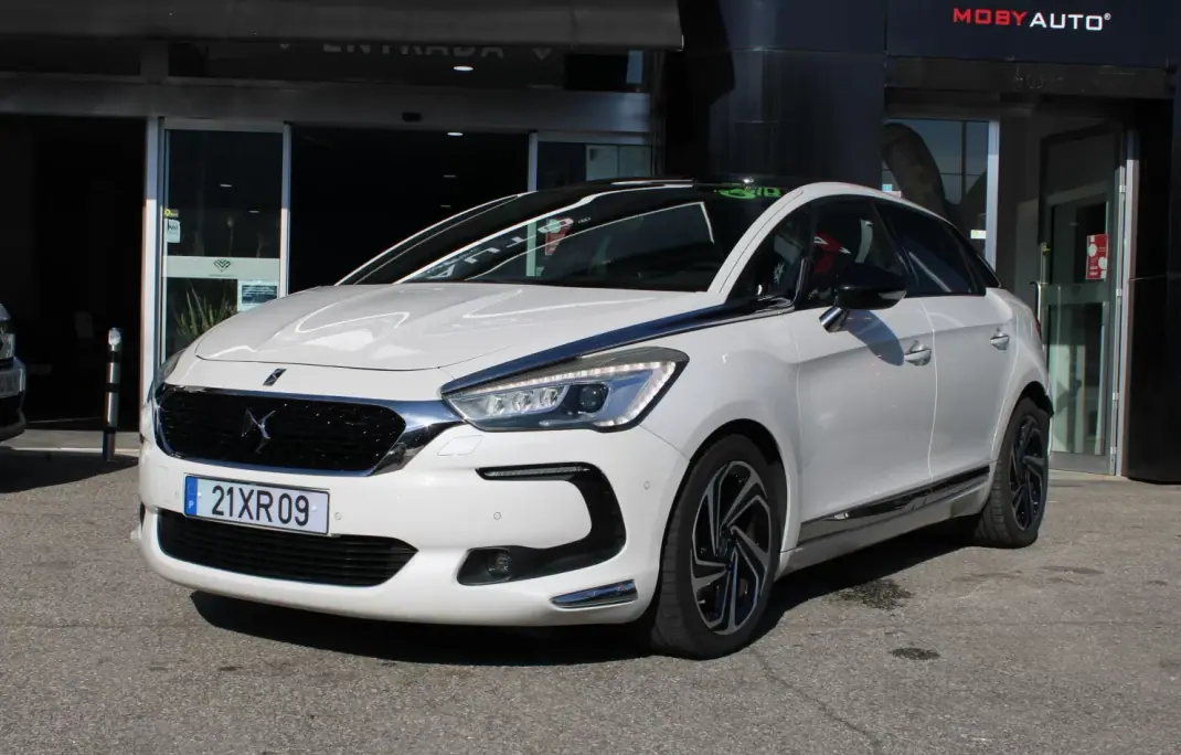DS DS5 2016 - 14440 EUR, 153500 km - 153500km - foto 3 de 34