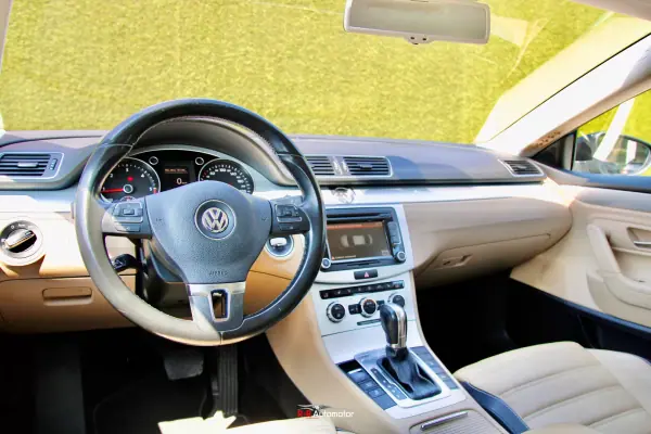Volkswagen Passat CC 2012 - 16700 EUR, 140000 km - AUTO.MOTO.pt - 140000km - foto 3 de 40