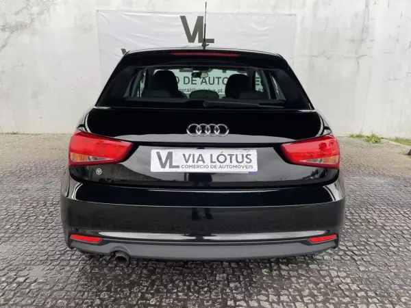 Audi A1 Sportback 2018 - 15250 EUR, 85720 km - AUTO.MOTO.pt - 85720km - foto 7 de 17