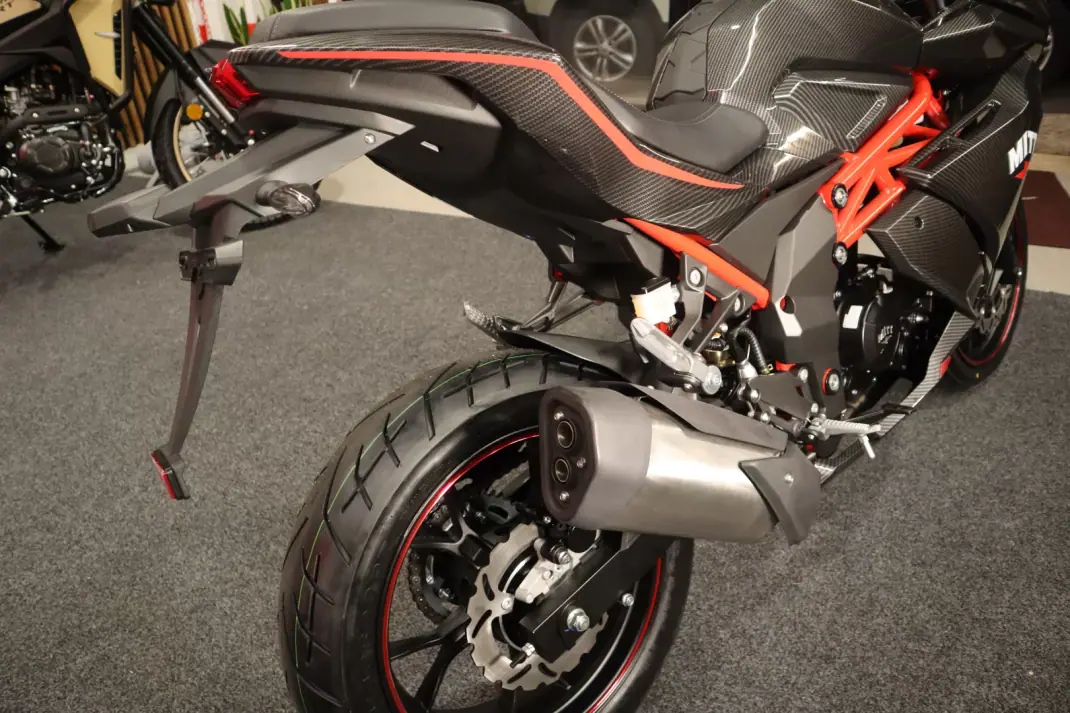 2026 - 3990 EUR, 1 km - AUTO.MOTO.pt - 1km - foto 7 de 8