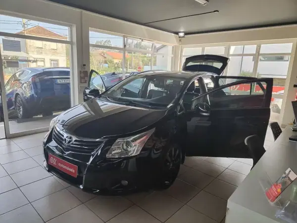 Toyota Avensis SW 2009 - 9950 EUR, 243525 km - AUTO.MOTO.pt - 243525km - foto 16 de 31