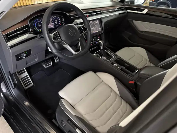 Volkswagen Arteon Shooting Brake 2021 - 23500 EUR, 168600 km - AUTO.MOTO.pt - 168600km - foto 32 de 144
