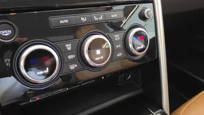 Land Rover Discovery 2017 - 34500 EUR, 161481 km - 161481km - foto 45 de 74