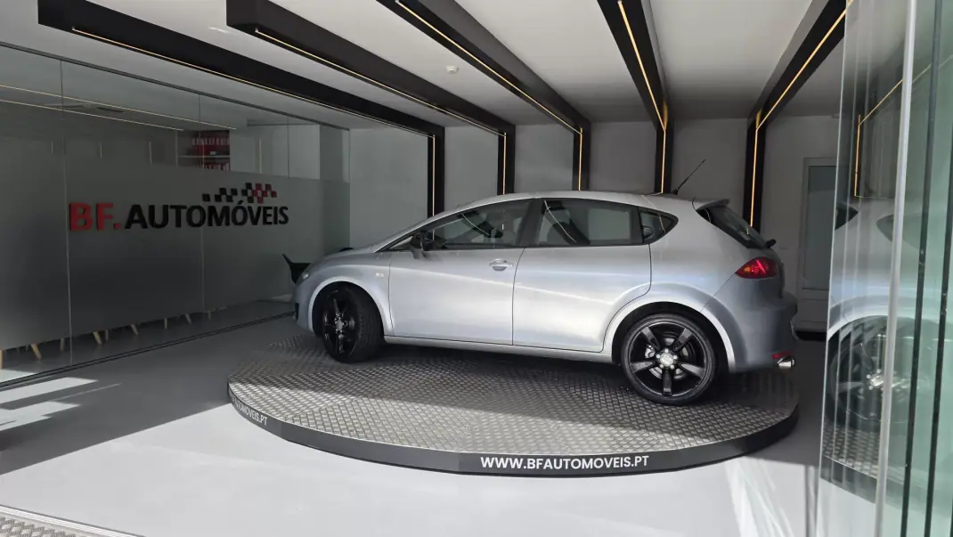 SEAT Leon 2011 - 8900 EUR, 188295 km - AUTO.MOTO.pt - 188295km - foto 16 de 52