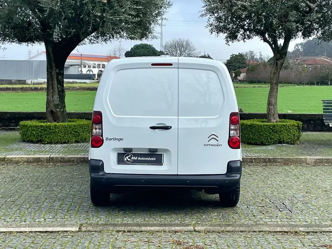 Citroën Berlingo 1.6 HDI IVA Dedutível 2019 - 10900 EUR, 142000 km - AUTO.MOTO.pt - 142000km - foto 8 de 36
