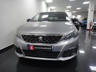 Peugeot 308 2020 - 14990 EUR, 60000 km - AUTO.MOTO.pt - 60000km - foto 3 de 33