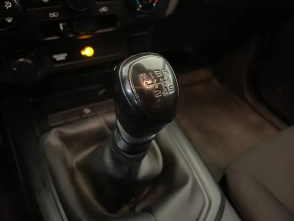 Isuzu 2023 - 32950 EUR, 32000 km - AUTO.MOTO.pt - 32000km - foto 17 de 26