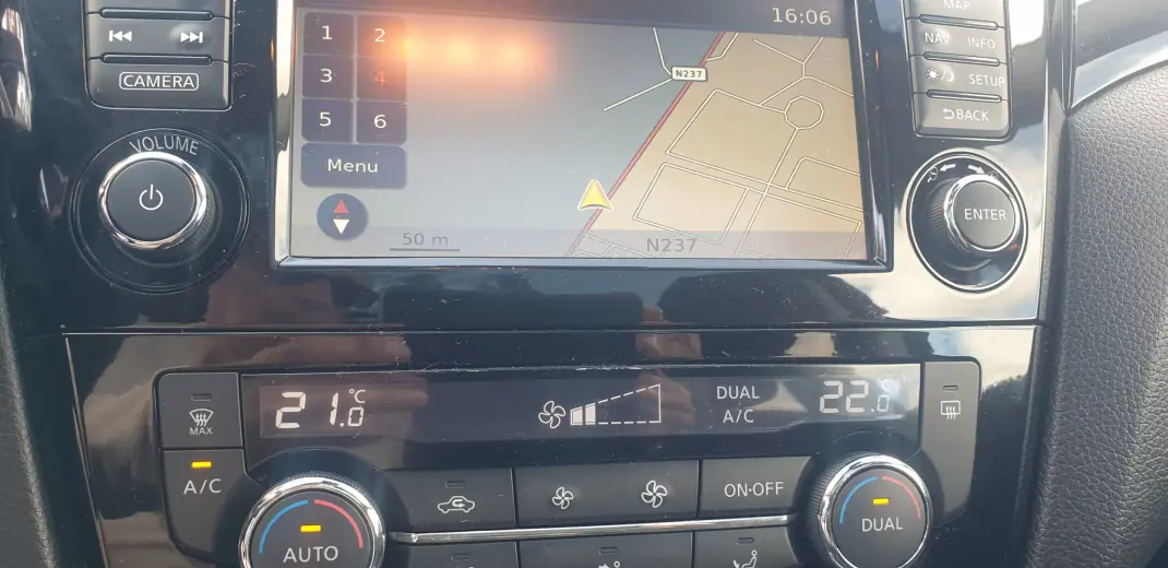 Nissan Qashqai 2015 - 14950 EUR, 104000 km - AUTO.MOTO.pt - 104000km - foto 12 de 13