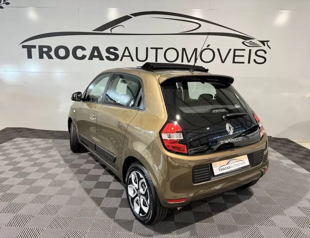 Renault Twingo 2015 - 7900 EUR, 124650 km - 124650km - foto 32 de 42