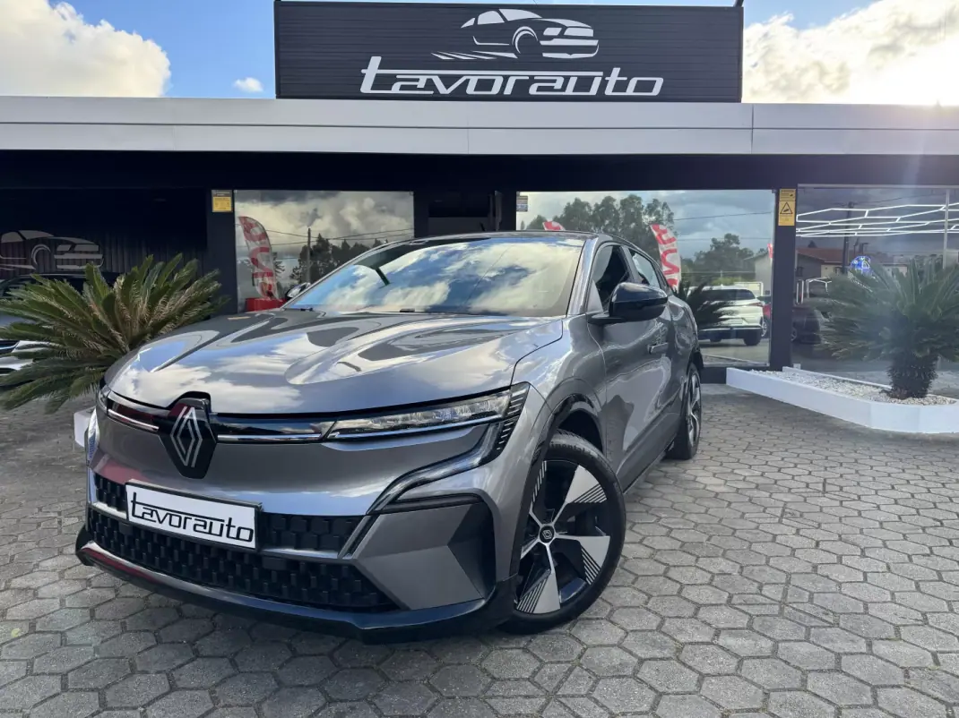 Renault Mégane E-Tech 2022 - 22500 EUR, 73000 km - AUTO.MOTO.pt - 73000km - foto 1 de 36
