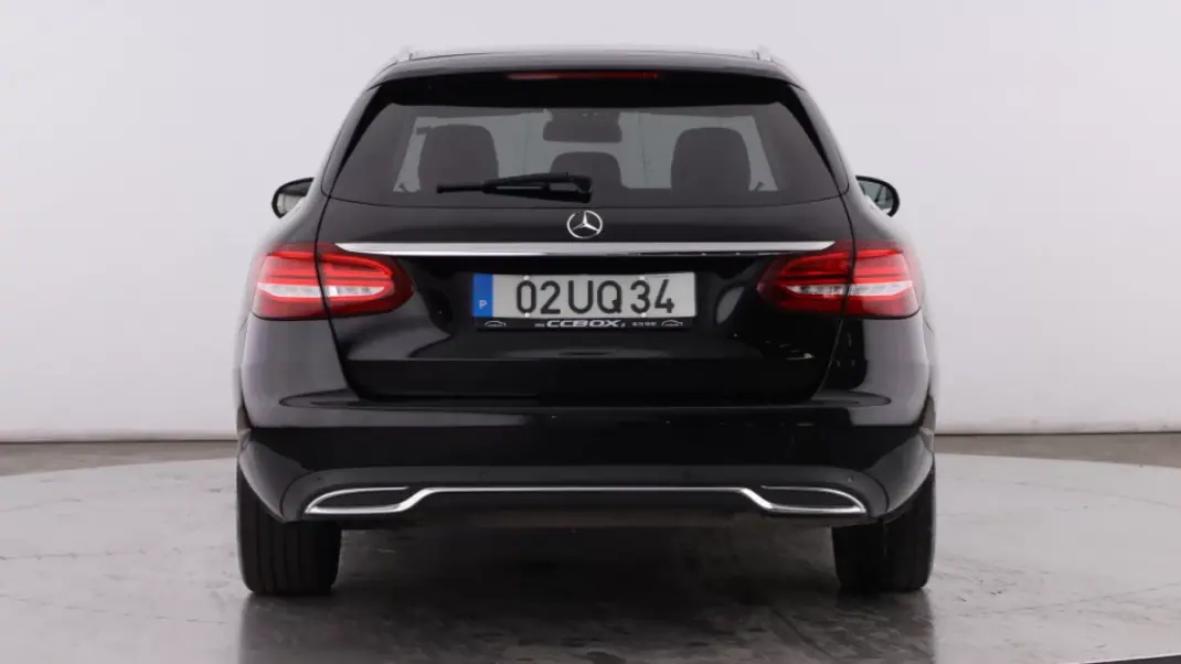 Mercedes-Benz C 220 2015 - 17499 EUR, 207121 km - 207121km - foto 3 de 5