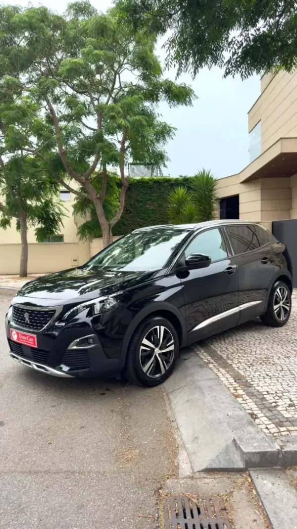 Peugeot 3008 1.2 PureTech Allure EAT8 2019 Petrol — 140 000 km Peugeot 3008 1.2 PureTech Allure EAT8 2019 Petrol