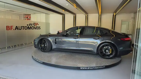 Porsche Panamera 2016 - 62500 EUR, 186989 km - AUTO.MOTO.pt - 186989km - foto 14 de 69
