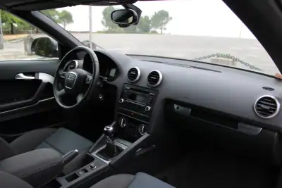 Audi A3 Cabrio 2009 - 11990 EUR, 180000 km - AUTO.MOTO.pt - 180000km - foto 30 de 42