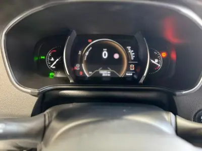 Renault Mégane 2019 - 14250 EUR, 135000 km - AUTO.MOTO.pt - 135000km - foto 21 de 37
