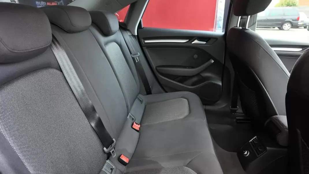 Audi A3 Limousine 2017 - 20500 EUR, 61500 km - AUTO.MOTO.pt - 61500km - foto 20 de 21